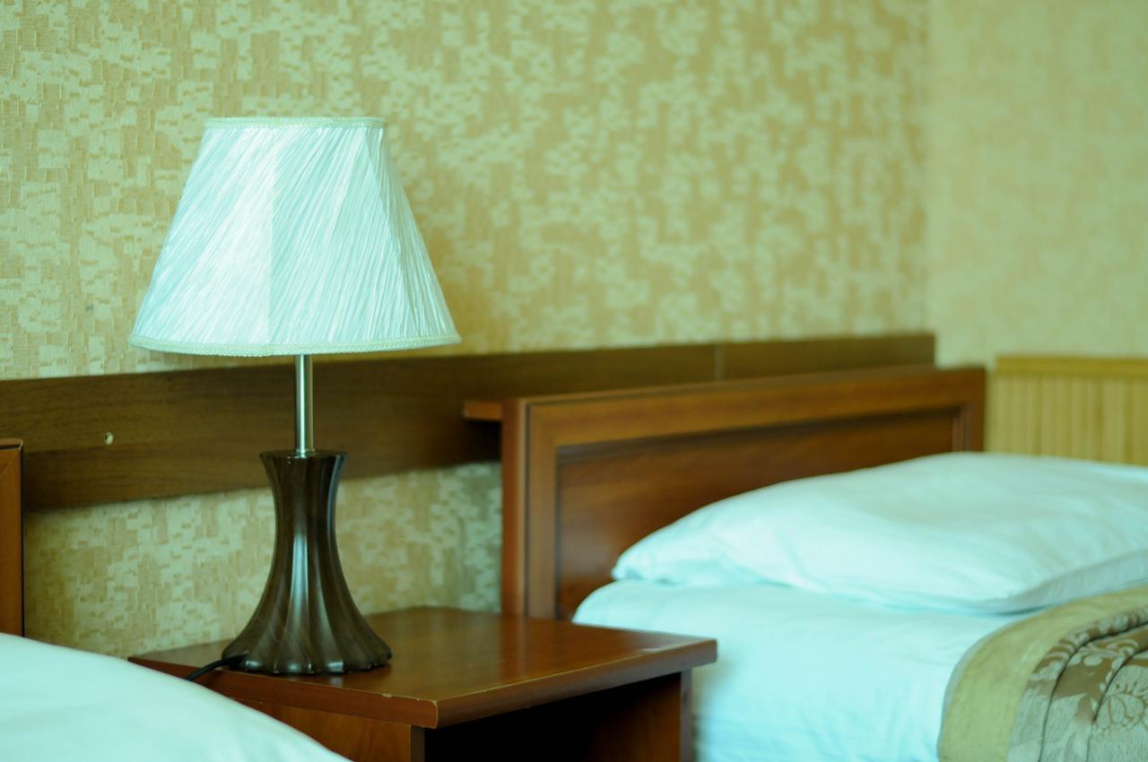 Don Kihot Hotel Novovolyns'k Zimmer foto