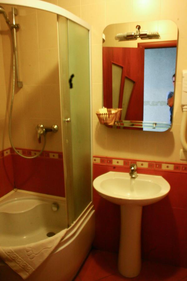 Don Kihot Hotel Novovolyns'k Zimmer foto
