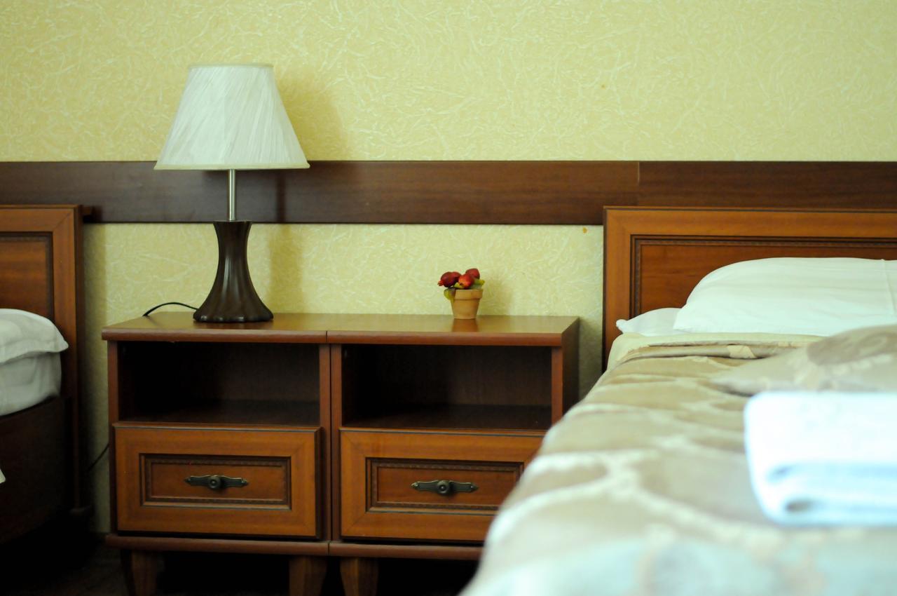Don Kihot Hotel Novovolyns'k Zimmer foto