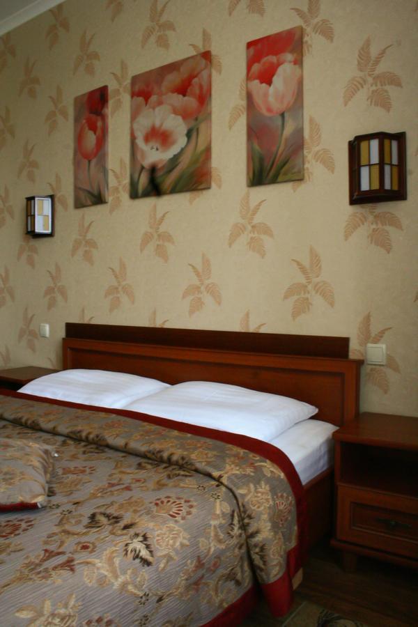 Don Kihot Hotel Novovolyns'k Zimmer foto